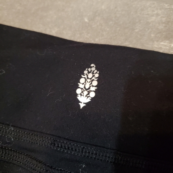 Free People Movement Kami braided crop legging pant. Black. Size M. - Picture 6 of 11